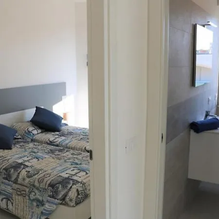 Relax Just 50mt From The Beach-beahost 아파트 비비오네